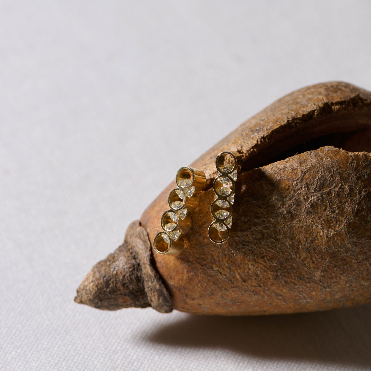 CON EARRING SMALL3
