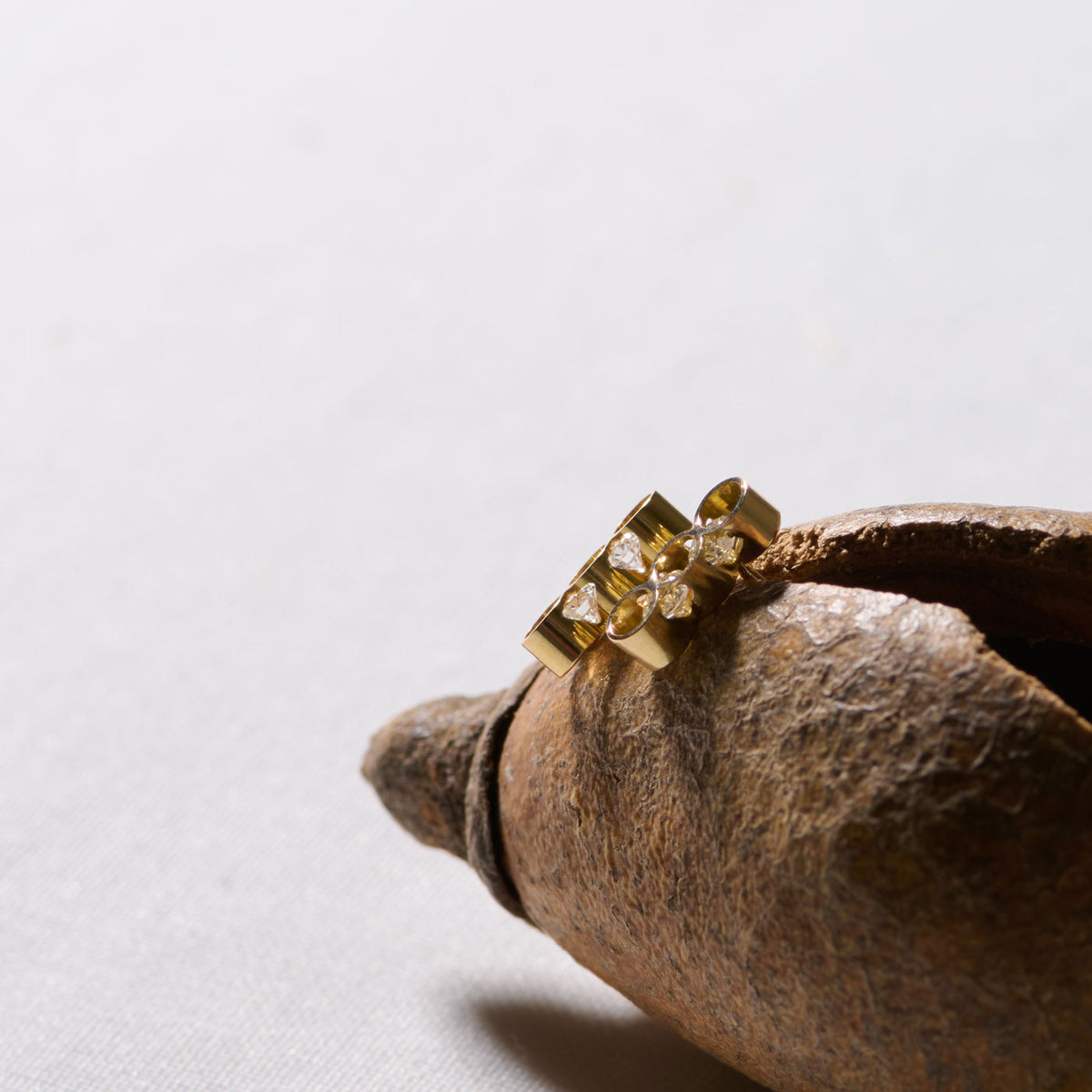 CON EARRING SMALL2