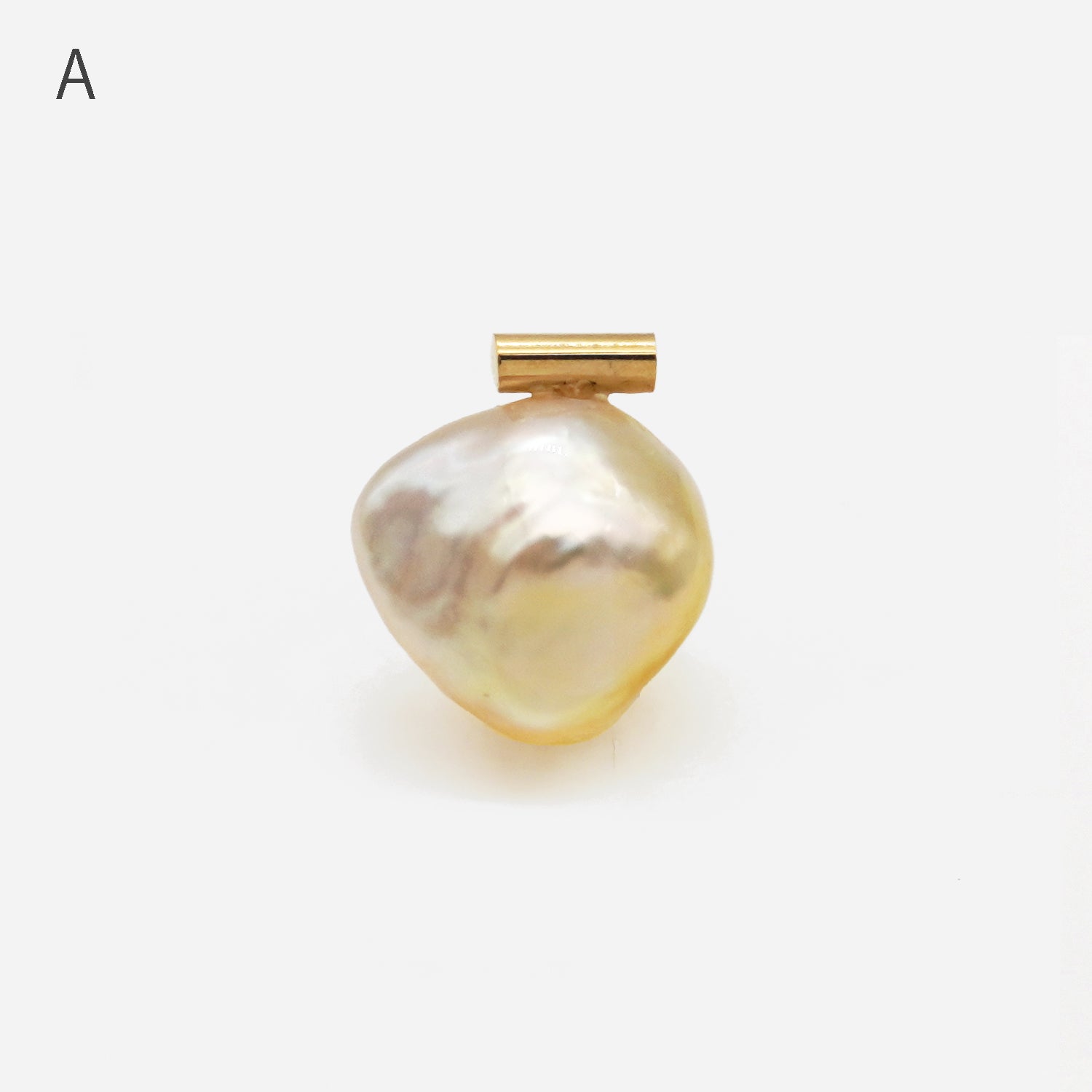 南洋バロックパールとK18YGを使ったモダンなピアスA