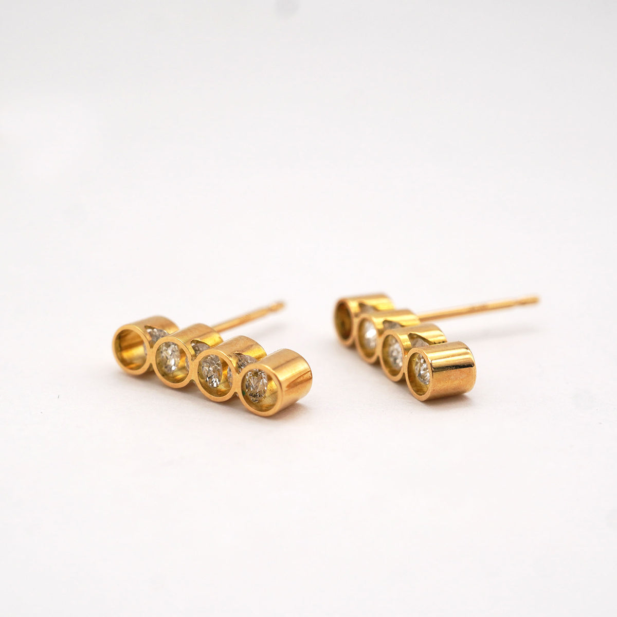 CON EARRING SMALL3