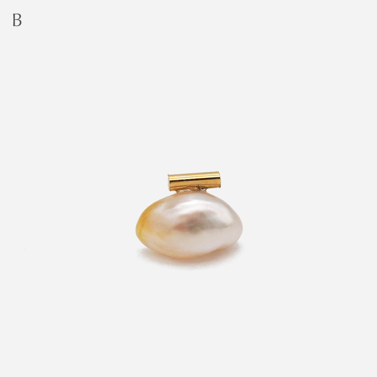 BAROQUE PEARL EARRING M