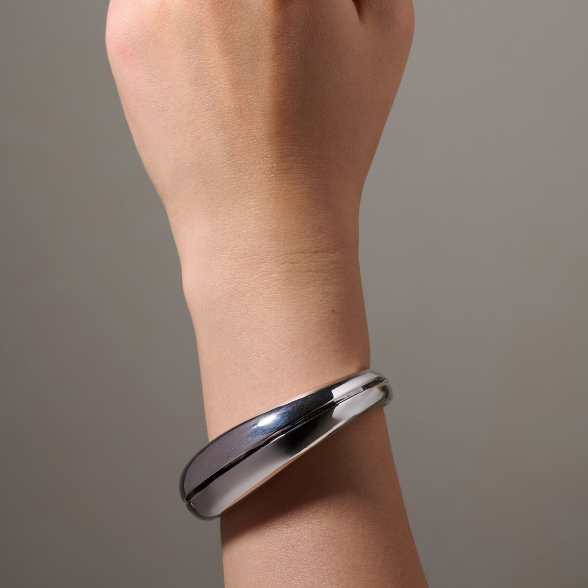 HOLLOW BANGLE SV/S