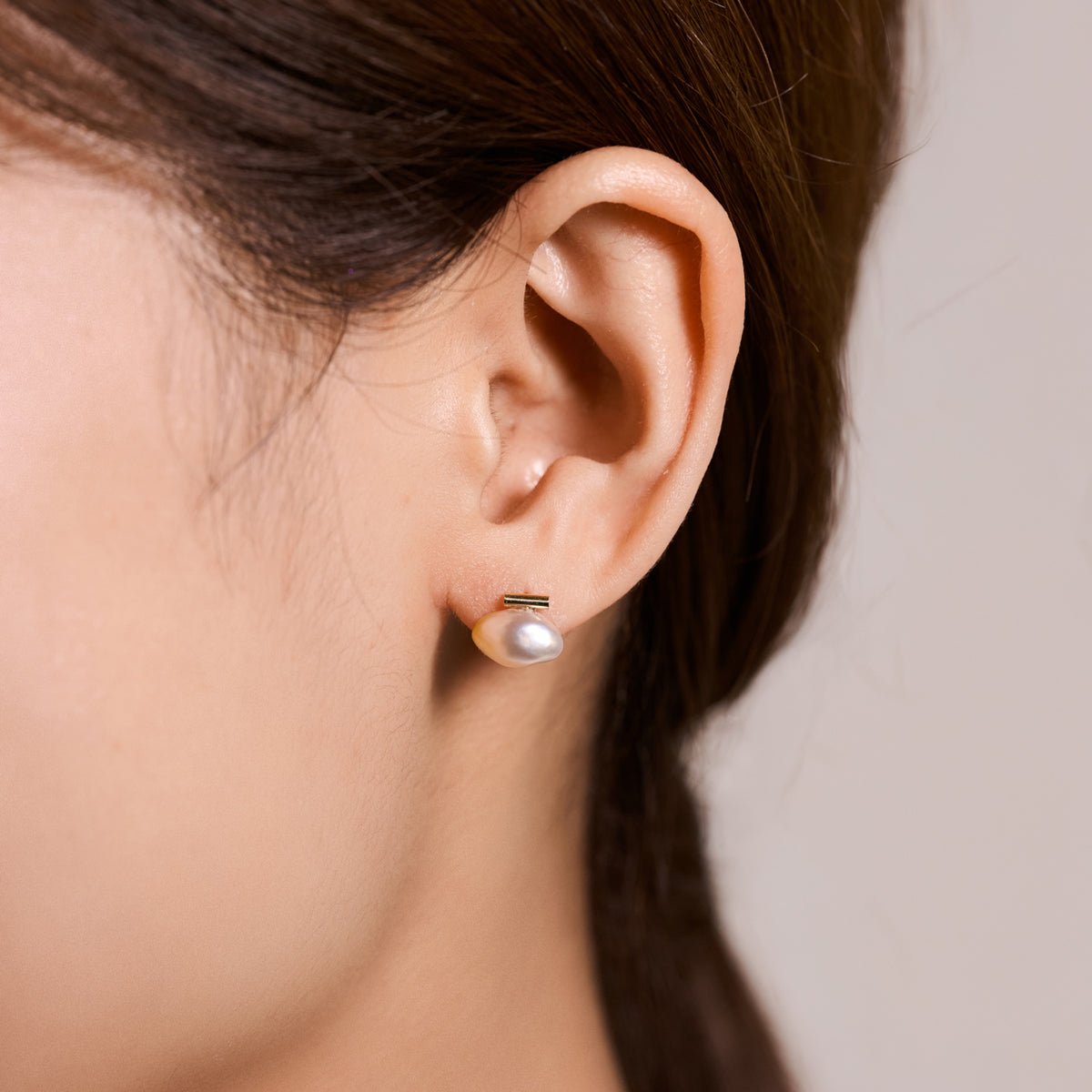 BAROQUE PEARL EARRING M