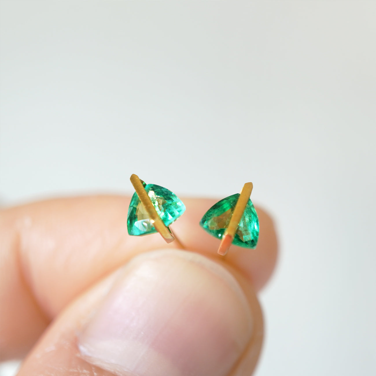 BAND EARRINGS EMERALD #3582