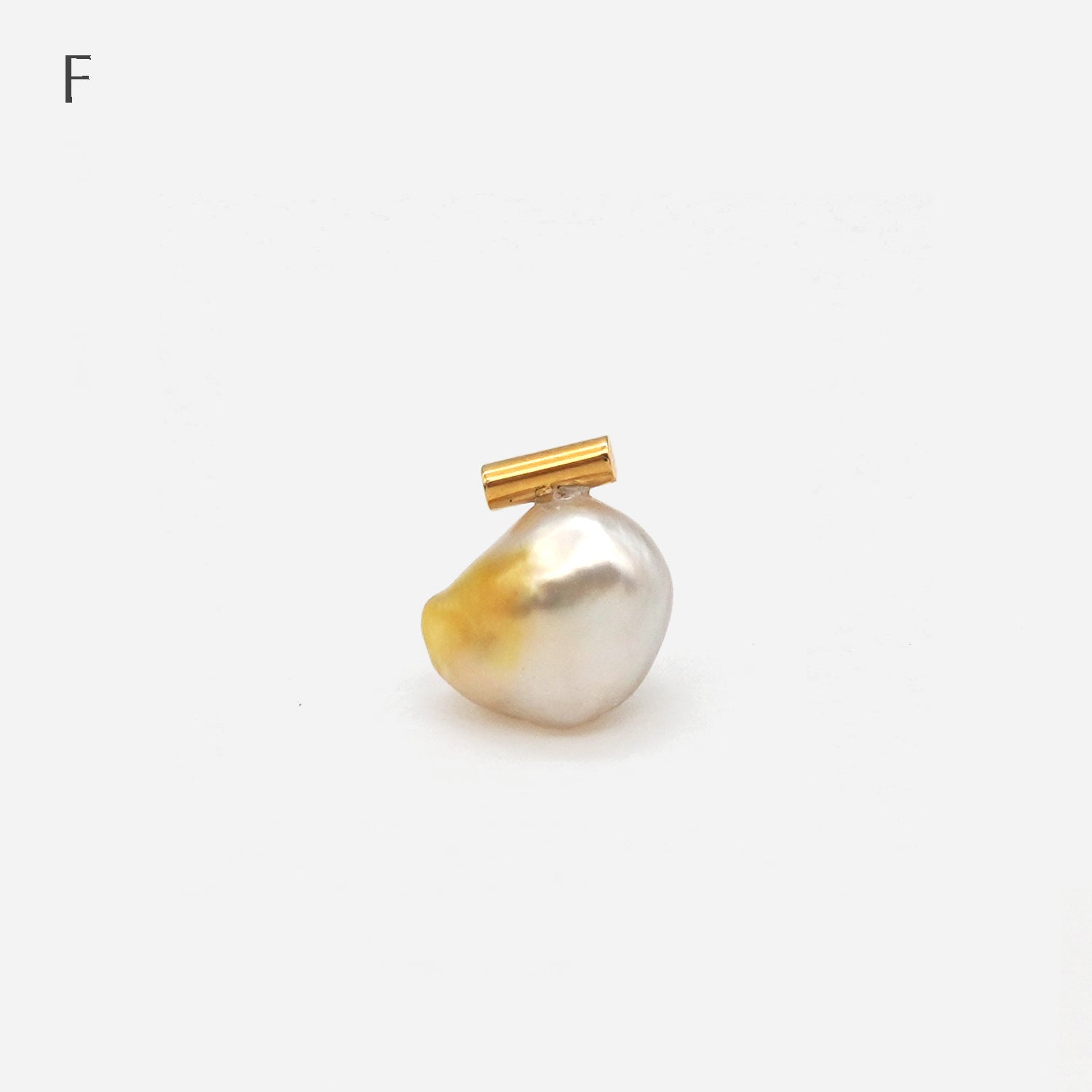 BAROQUE PEARL EARRING M