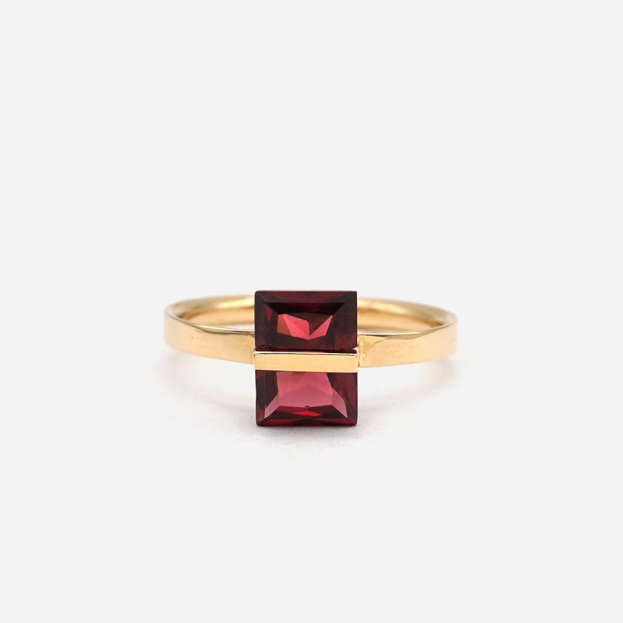 BAND RING GARNET #3685