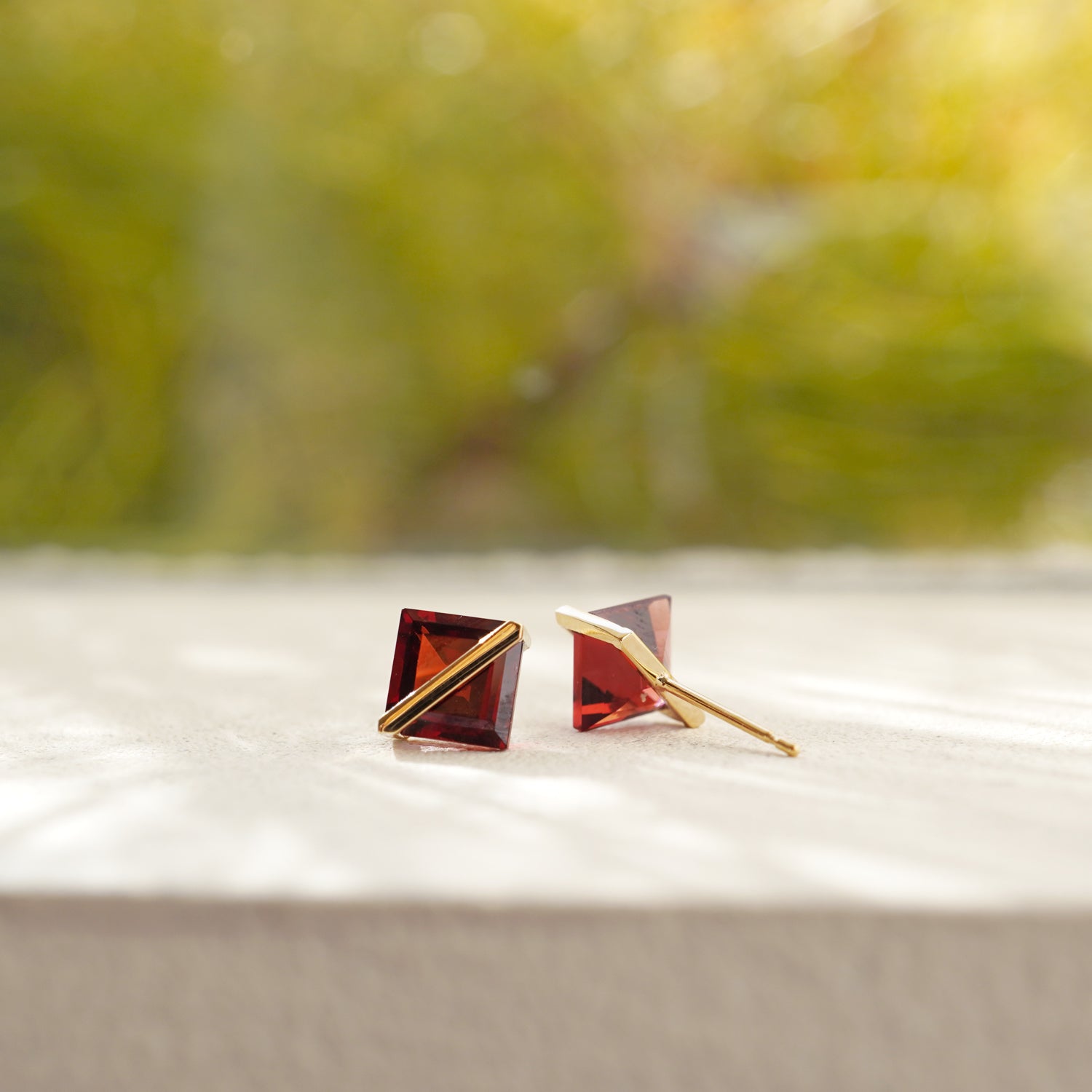 BAND EARRINGS GARNET #3703