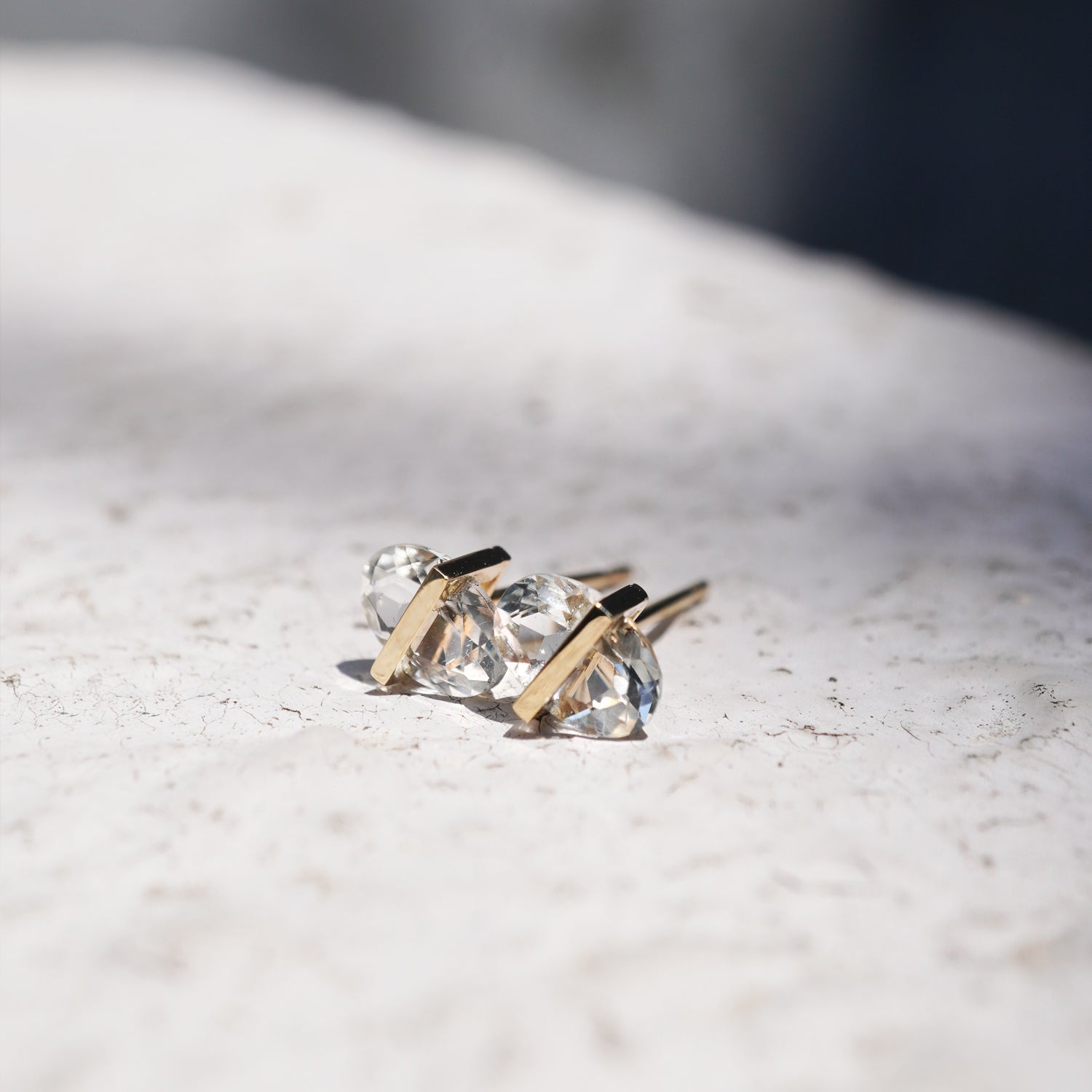 BAND EARRING  GOSHENITE #4217