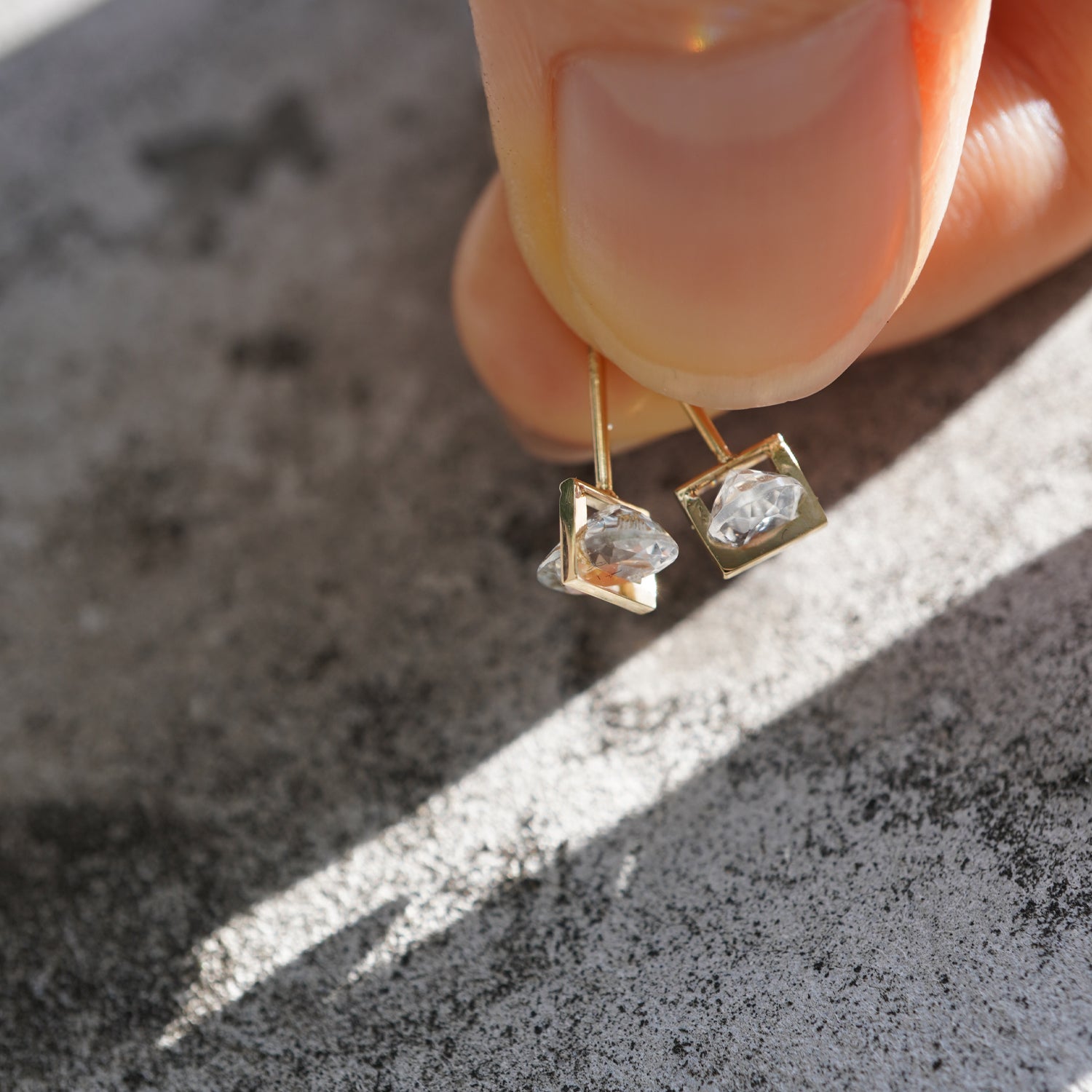 BAND EARRING  GOSHENITE #4217