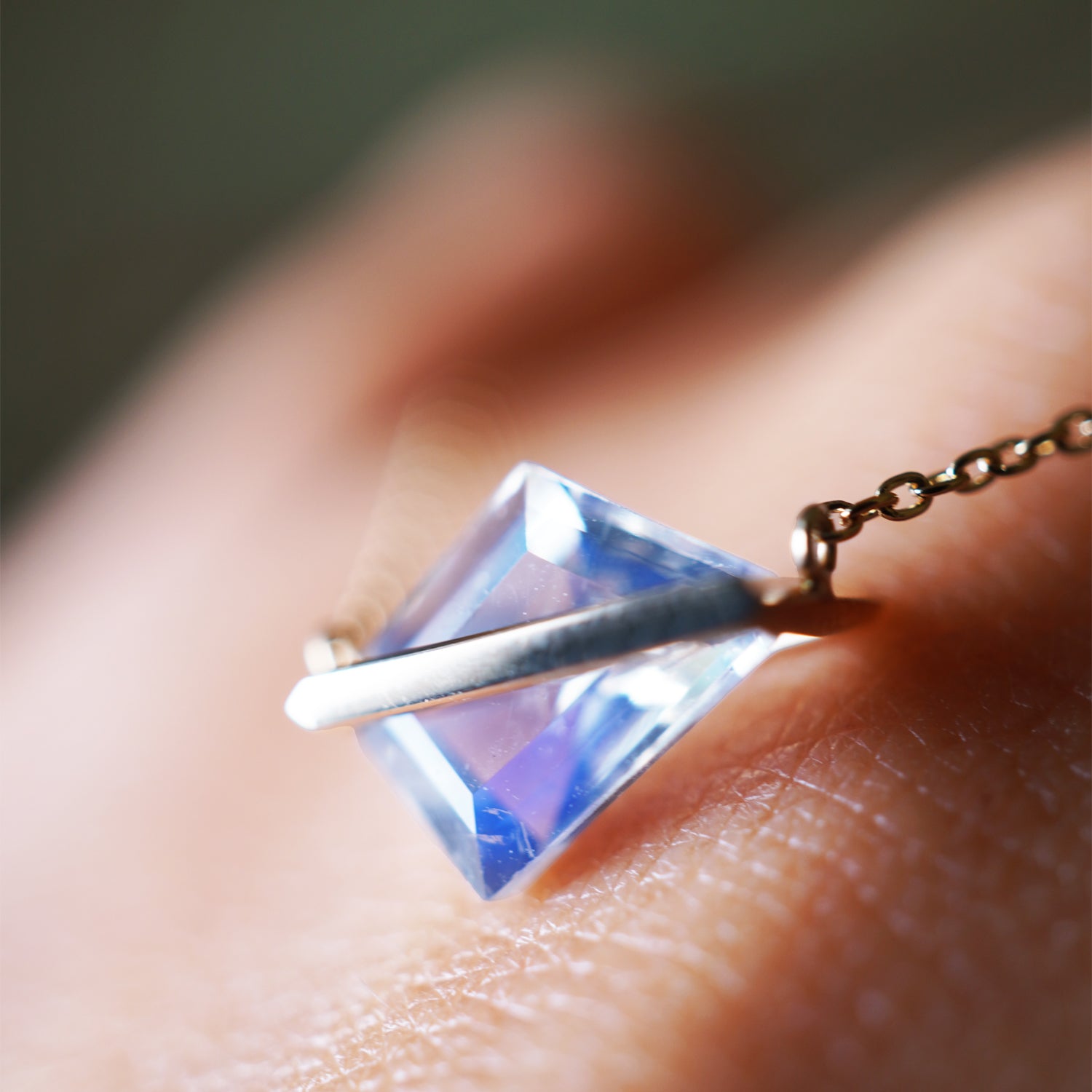 BAND NECKLACE MOONSTONE #4052