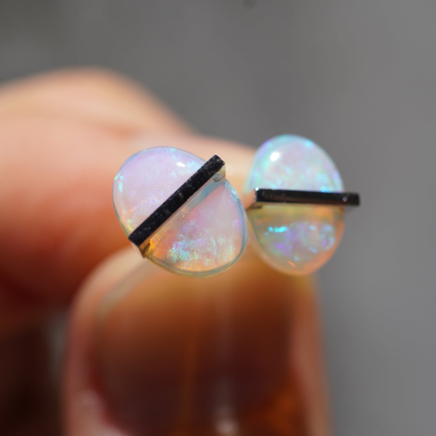 BAND EARRING  OPAL #4218