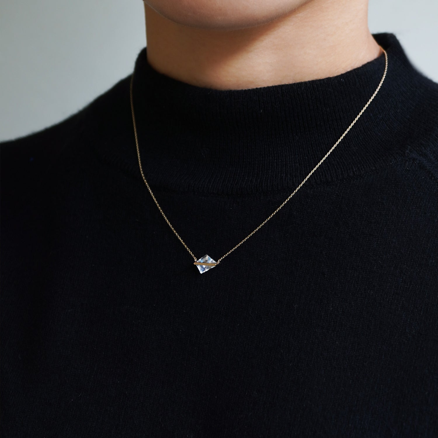 BAND NECKLACE MOONSTONE #4052