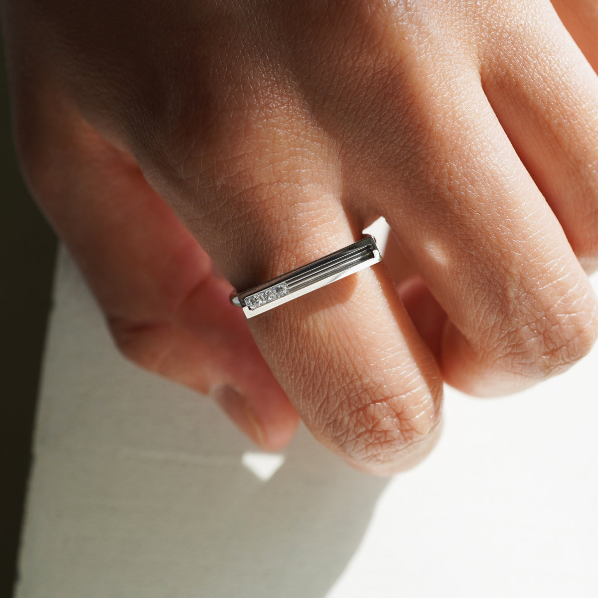 MOVING PLATINUM RING S