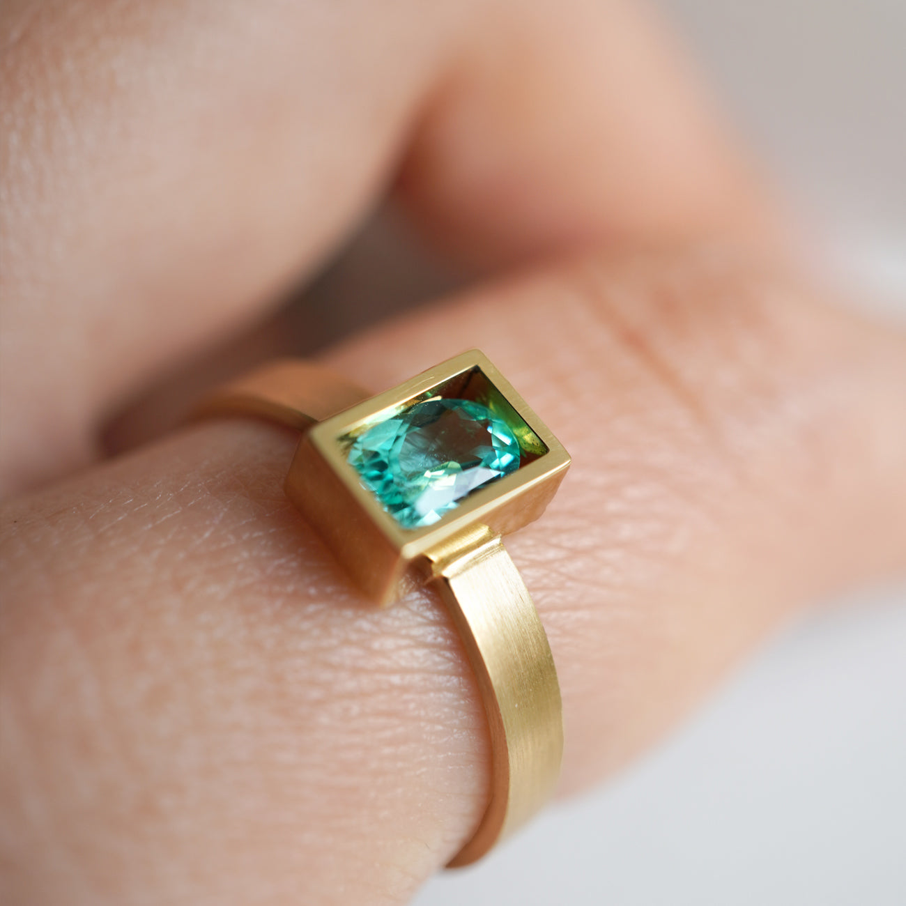 POSITION RING PARAIBA TOURMALINE 0.43ct #3304