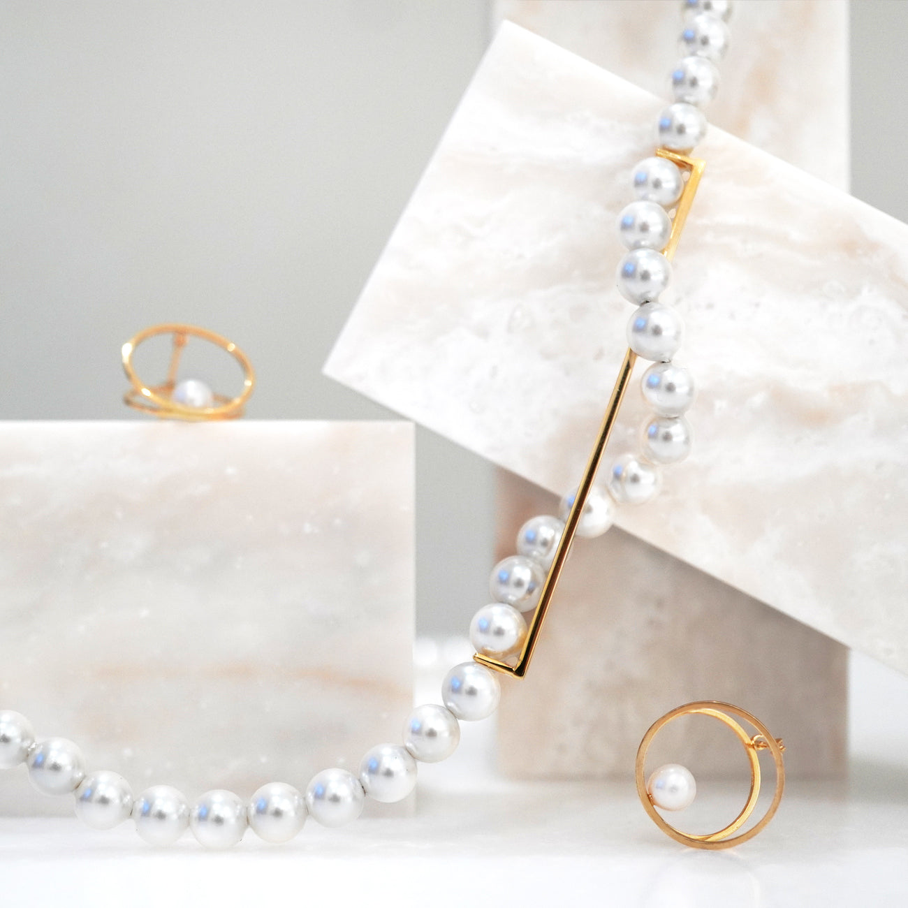 [LIMITED] CLIP PEARL EARRINGS & ATTACHMENT NECKLACE