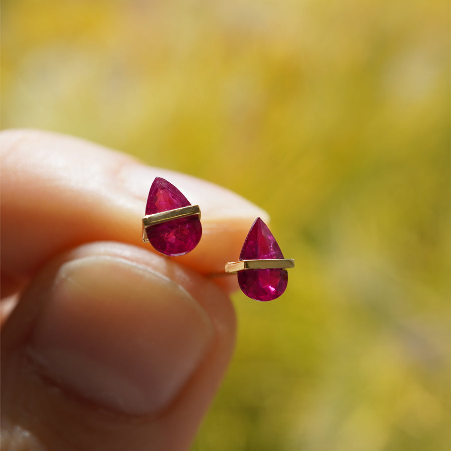 BAND EARRINGS RUBY #4189